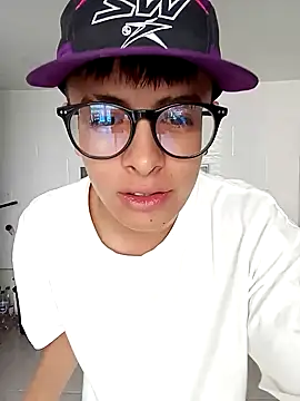 Snapshot of Cuervo_maniaco chatting on 12/15/24, 02:37 Cuervo maniaco online show from 12/15/24, 02:37