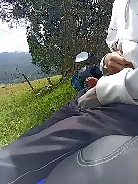 Snapshot of Cuervo_maniaco chatting on 11/21/25, 04:16 Cuervo maniaco online show from 11/21/25, 04:16