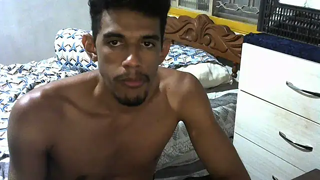 Snapshot of RenziTatte chatting on 03/18/25, 10:04 RenziTatte online show from 03/18/25, 10:04