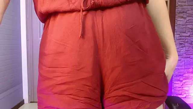 Snapshot of Manuela_bela chatting on 02/18/25, 05:21 Manuela bela online show from 02/18/25, 05:21