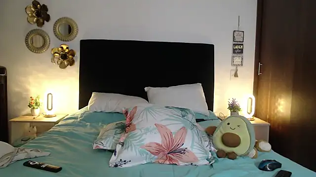 Snapshot of TatianaMonteross chatting on 12/04/25, 01:15 TatianaMonteross online show from 12/04/25, 01:15