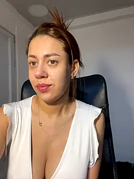 AnnbellaRosse online show from 09/30/25, 03:50