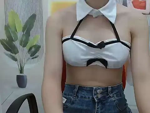 Snapshot of Jikey98 chatting on 10/20/25, 12:44 Jikey98 online show from 10/20/25, 12:44