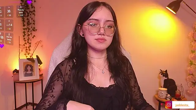 suzumi   online show from 10/22/25, 05:08