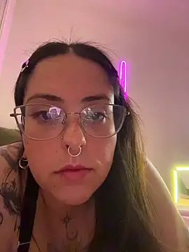 Mizztikaa online show from 02/04/26, 05:41