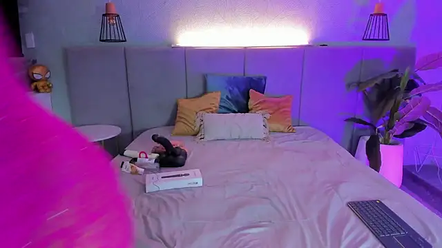 Annie-Wolf online show from 03/13/25, 08:43