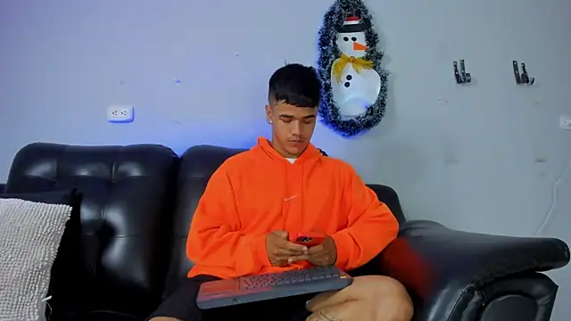 Rob saenz  online show from 12/21/24, 01:10