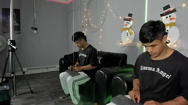 Rob saenz  online show from 12/28/24, 02:01