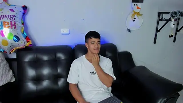 Rob saenz  online show from 12/29/24, 01:49