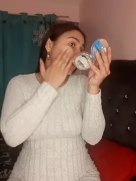 Nahiara velez online show from 01/10/25, 09:42