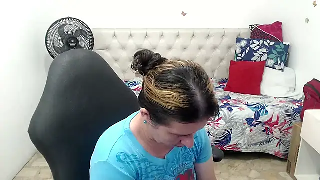 victoria jones online show from 04/02/26, 01:53