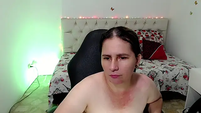 victoria jones online show from 04/23/26, 02:08