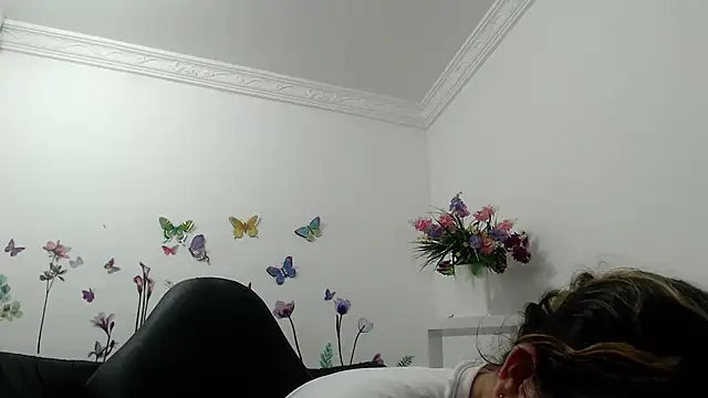 Snapshot of victoria_jones chatting on 05/16/26, 01:10 victoria jones online show from 05/16/26, 01:10