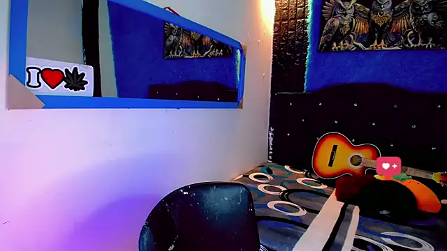 Snapshot of Damian_latinxxx chatting on 01/26/25, 03:27 Damian latinxxx online show from 01/26/25, 03:27