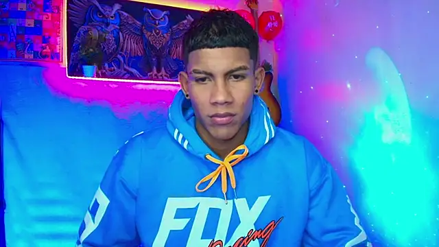 Snapshot of Damian_latinxxx chatting on 02/16/25, 10:10 Damian latinxxx online show from 02/16/25, 10:10