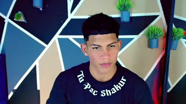 Snapshot of Damian_latinxxx chatting on 02/23/25, 02:29 Damian latinxxx online show from 02/23/25, 02:29