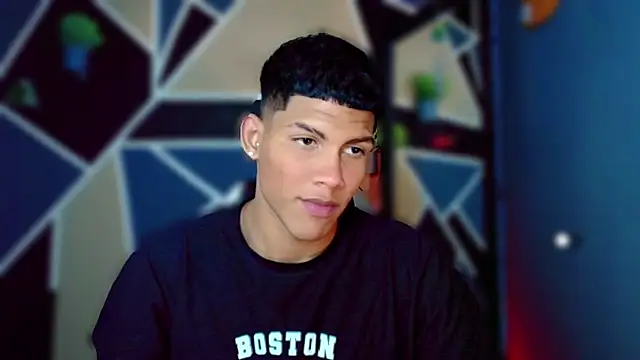 Snapshot of Damian_latinxxx chatting on 02/23/25, 05:34 Damian latinxxx online show from 02/23/25, 05:34