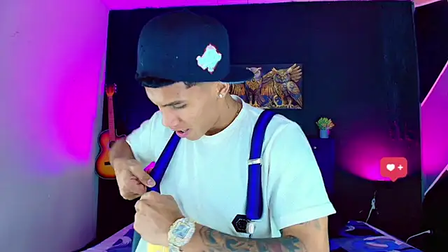 Snapshot of Damian_latinxxx chatting on 02/26/25, 02:59 Damian latinxxx online show from 02/26/25, 02:59