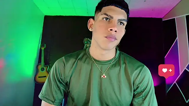 Snapshot of Damian_latinxxx chatting on 02/27/25, 02:53 Damian latinxxx online show from 02/27/25, 02:53