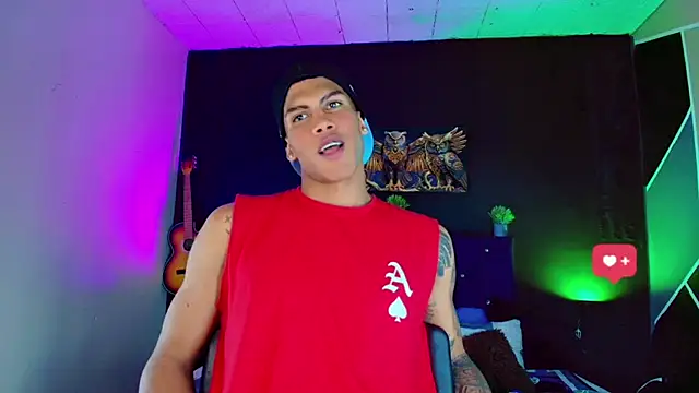 Snapshot of Damian_latinxxx chatting on 02/27/25, 09:00 Damian latinxxx online show from 02/27/25, 09:00