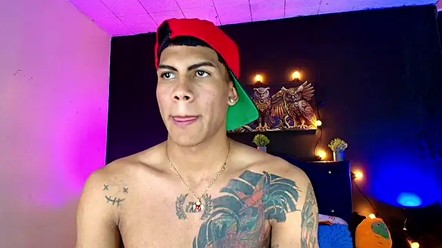 Snapshot of Damian_latinxxx chatting on 03/04/25, 03:00 Damian latinxxx online show from 03/04/25, 03:00