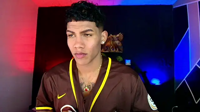 Snapshot of Damian_latinxxx chatting on 03/05/25, 08:21 Damian latinxxx online show from 03/05/25, 08:21