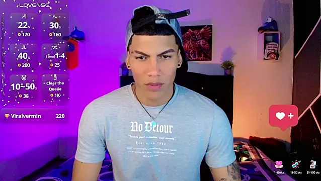 Snapshot of Damian_latinxxx chatting on 03/15/25, 03:07 Damian latinxxx online show from 03/15/25, 03:07