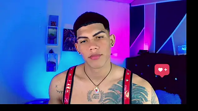 Snapshot of Damian_latinxxx chatting on 03/18/25, 04:37 Damian latinxxx online show from 03/18/25, 04:37