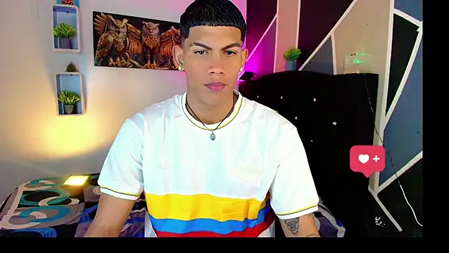 Snapshot of Damian_latinxxx chatting on 03/21/25, 03:01 Damian latinxxx online show from 03/21/25, 03:01