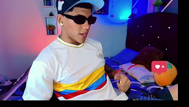 Snapshot of Damian_latinxxx chatting on 03/21/25, 09:12 Damian latinxxx online show from 03/21/25, 09:12