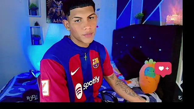 Snapshot of Damian_latinxxx chatting on 03/22/25, 09:24 Damian latinxxx online show from 03/22/25, 09:24