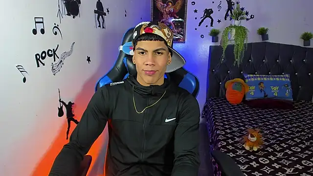 Snapshot of Damian_latinxxx chatting on 09/10/25, 03:06 Damian latinxxx online show from 09/10/25, 03:06