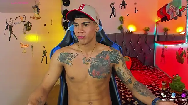 Snapshot of Damian_latinxxx chatting on 09/24/25, 03:32 Damian latinxxx online show from 09/24/25, 03:32