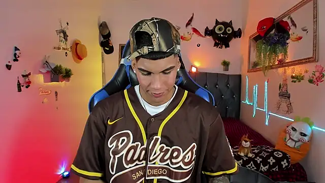 Snapshot of Damian_latinxxx chatting on 11/07/25, 03:17 Damian latinxxx online show from 11/07/25, 03:17