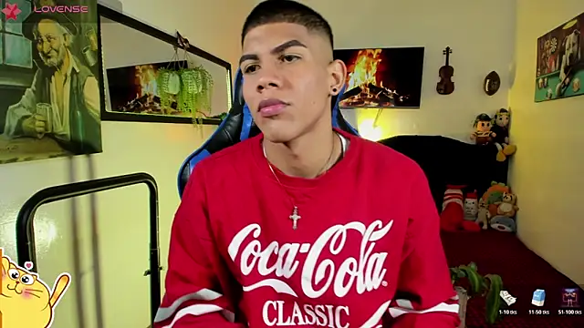 Snapshot of Damian_latinxxx chatting on 04/26/26, 03:15 Damian latinxxx online show from 04/26/26, 03:15