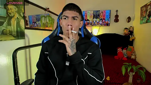 Snapshot of Damian_latinxxx chatting on 05/03/26, 12:16 Damian latinxxx online show from 05/03/26, 12:16