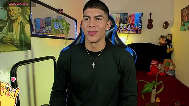 Snapshot of Damian_latinxxx chatting on 05/04/26, 12:28 Damian latinxxx online show from 05/04/26, 12:28