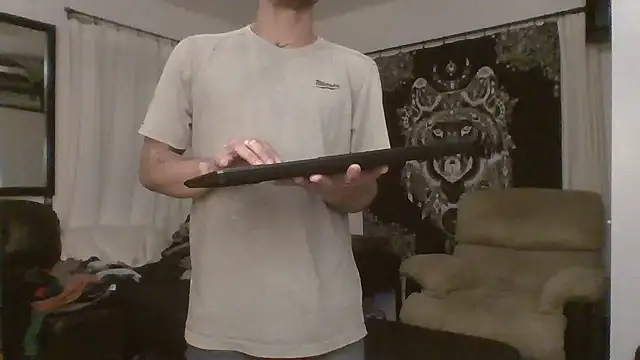 Snapshot of JohnnyDeep187 chatting on 12/13/24, 07:15 JohnnyDeep187 online show from 12/13/24, 07:15