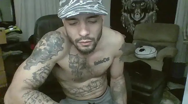 Snapshot of JohnnyDeep187 chatting on 01/08/25, 10:59 JohnnyDeep187 online show from 01/08/25, 10:59