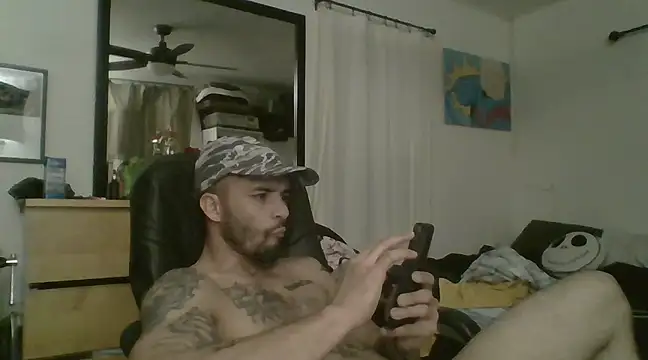 Snapshot of JohnnyDeep187 chatting on 01/13/25, 10:25 JohnnyDeep187 online show from 01/13/25, 10:25