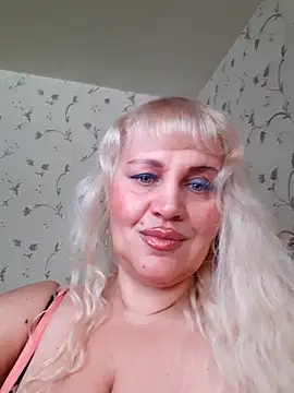 IsabellaBoni online show from 11/25/25, 07:08