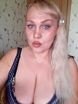IsabellaBoni online show from 04/29/26, 05:33