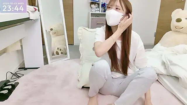 Snapshot of -SHINON- chatting on 10/01/25, 02:45 -SHINON- online show from 10/01/25, 02:45