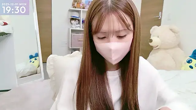 Snapshot of -SHINON- chatting on 12/01/25, 10:31 -SHINON- online show from 12/01/25, 10:31