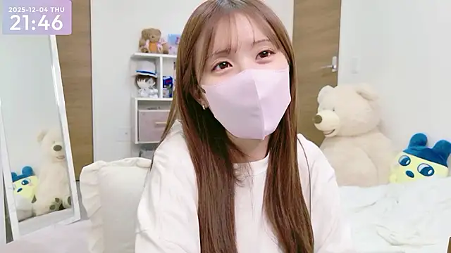 Snapshot of -SHINON- chatting on 12/04/25, 12:47 -SHINON- online show from 12/04/25, 12:47