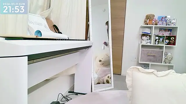 Snapshot of -SHINON- chatting on 01/11/26, 12:54 -SHINON- online show from 01/11/26, 12:54