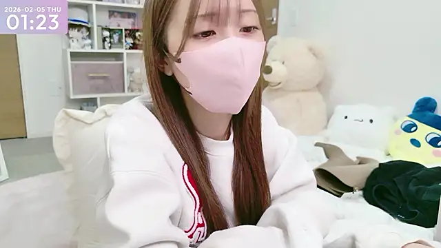 Snapshot of -SHINON- chatting on 02/04/26, 04:24 -SHINON- online show from 02/04/26, 04:24