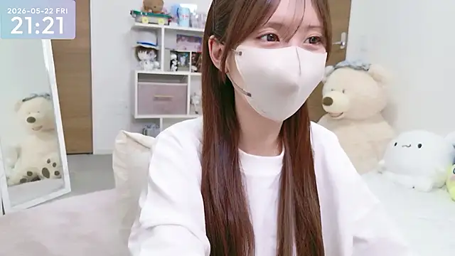 Snapshot of -SHINON- chatting on 05/22/26, 12:22 -SHINON- online show from 05/22/26, 12:22