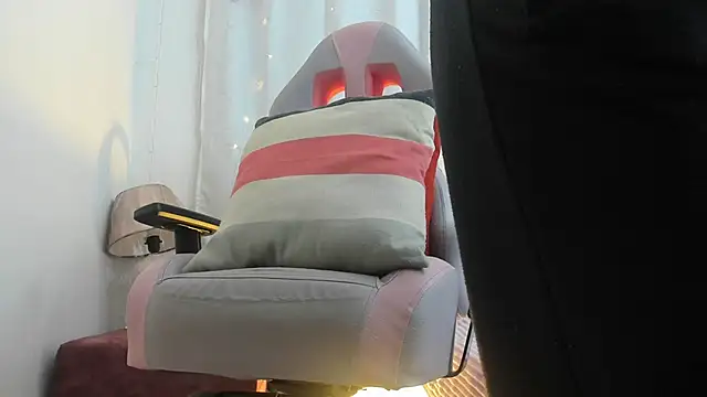 Zara dulce online show from 02/13/25, 12:00