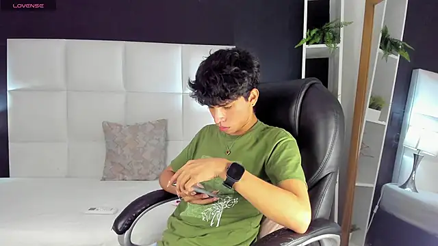 Santy carrington online show from 12/19/24, 11:46